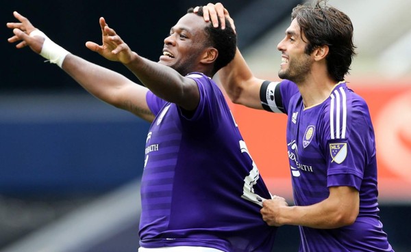 Cyle Larin: 'Le he dicho a Róchez que anotaré y vamos a ganar”