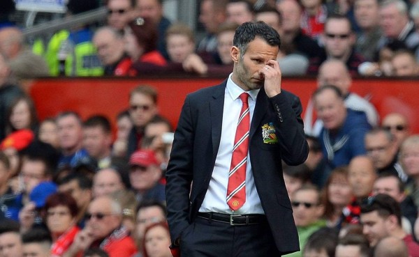 Ryan Giggs sufre su primera derrota como técnico del Manchester United