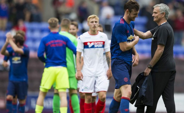 El primer once titular de Mourinho en su debut con el Manchester United ante Wigan