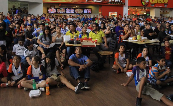 En Honduras se vibró con el clásico Real Madrid-Barcelona