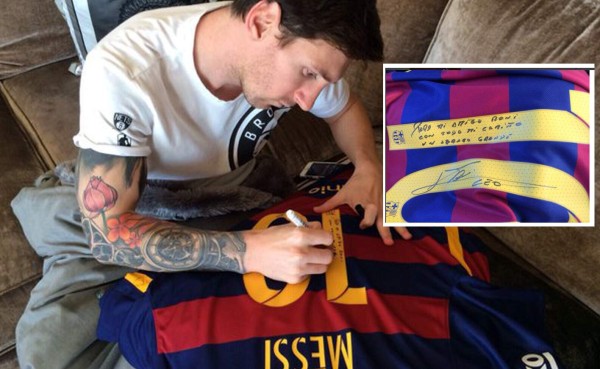 Messi le manda una camisa con dedicatoria especial a Ronaldinho