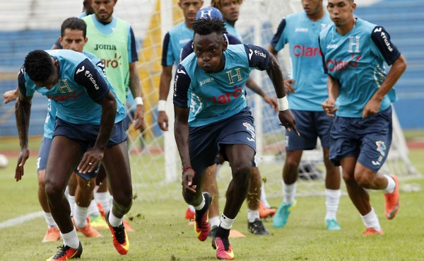 PRIMICIA: El hondureño Alberth Elis ficha por el Monterrey del fútbol de México