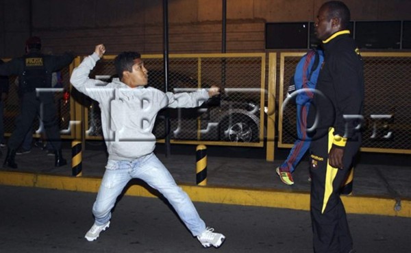 Jugadores del Barcelona de Ecuador fueron agredidos a su llegada a Lima
