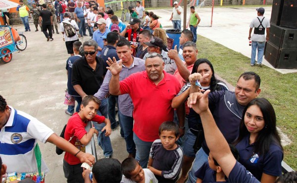 Afición de El Progreso muestra respaldo total al Honduras