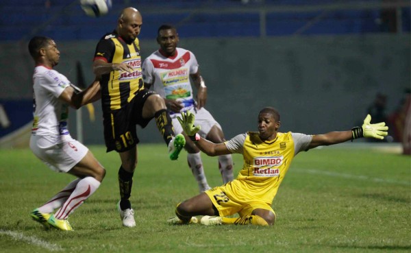 Real Sociedad le saca de la bolsa los tres puntos al Real España