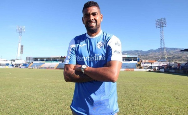 El panameño Gabriel Gómez debutará con el Cartaginés ante su exclub