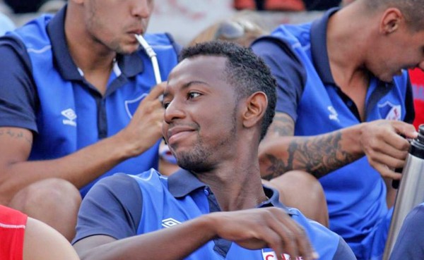 Velásquez Colón es internado en Uruguay por golpe en la cabeza