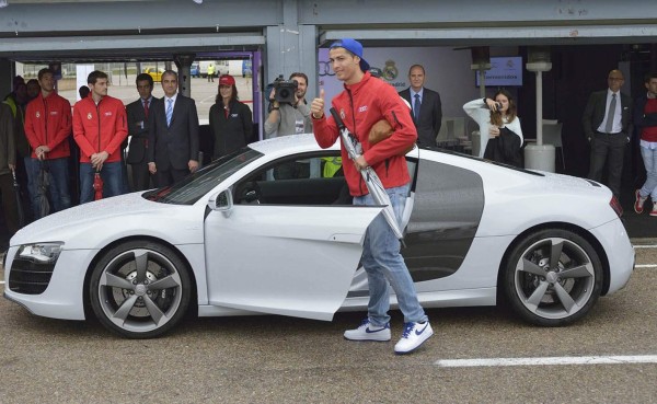 Los 15 autos de lujo que tiene Cristiano Ronaldo en su cochera