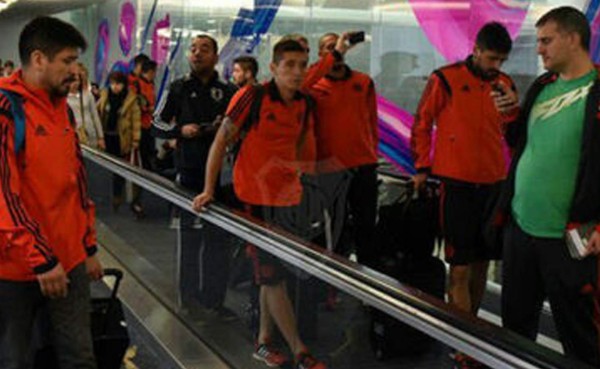 River Plate llega en silencio a Argentina tras perder en el Mundial de Clubes