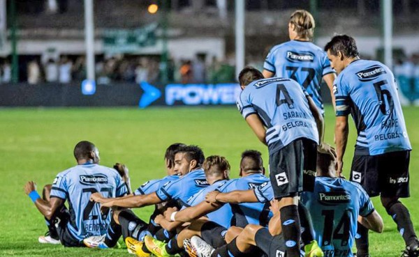 Jerry Bengtson rema a lo catracho en el Belgrano de Argentina