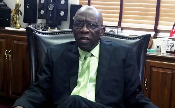 Warner denuncia presiones del Gobierno de Trinidad para aceptar extradición