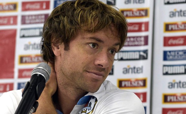 Diego Lugano se pierde el duelo contra Inglaterra