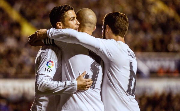 Real Madrid derrota al Levante y sigue en la lucha por la Liga