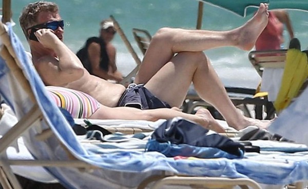 Técnico David Moyes libera su estrés en las playas de Miami