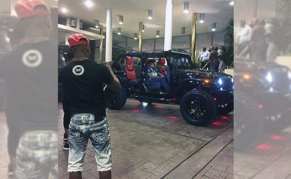 Mayweather se consuela con su nuevo ''juguete''