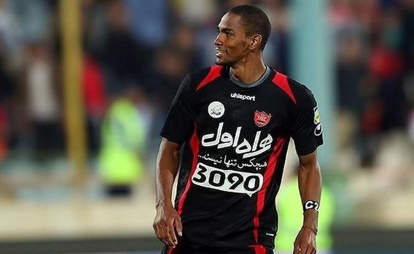 Jerry Bengtson virtualmente jugador del Zob Ahan de Irán