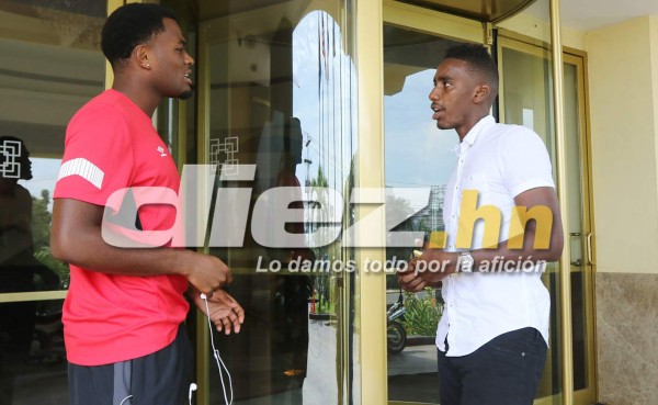 El jugador Bryan Róchez pidió al canadiense Cyle Larin que no meta goles esta tarde