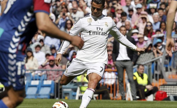 Un año después, Cristiano Ronaldo anotó gol vía tiro libre