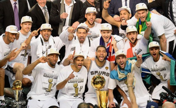 Los San Antonio Spurs se coronan campeones de la NBA