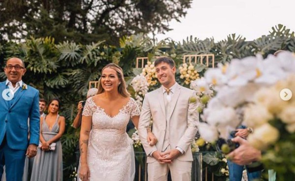 Brasil: Madre del hijo de Neymar se casa en pleno escándalo sexual del jugador