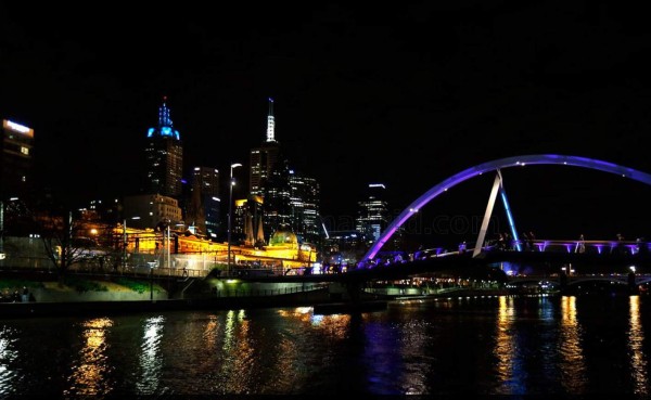 Jugadores del Real Madrid se pasean en barco por Melbourne