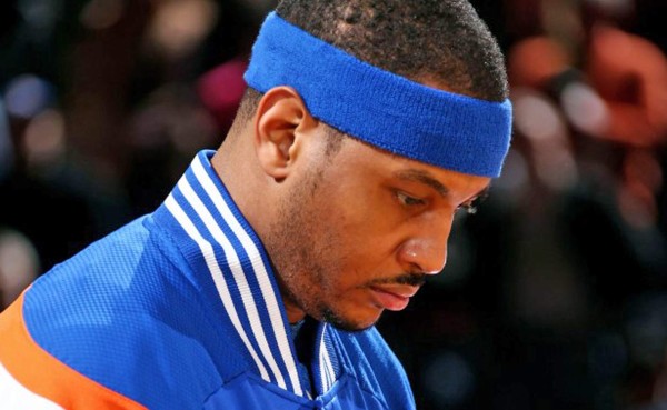 Carmelo Anthony se volvió a resentir de la rodilla izquierda