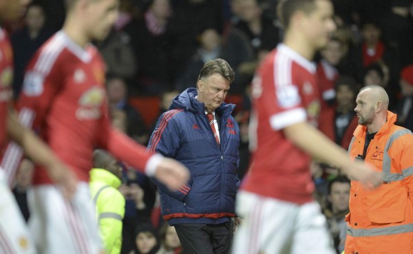 Old Trafford despide a Van Gaal con pitada tras la derrota con el Southampton