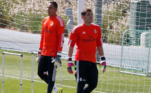 Iker Casillas está molesto por suplencia ante Basilea