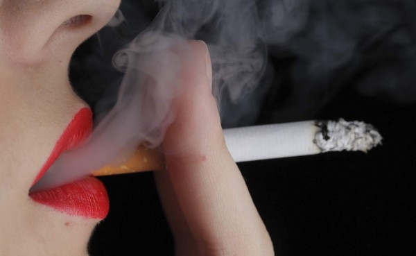 El humo del tabaco en el hogar incrementa en niños la enfermedad mental