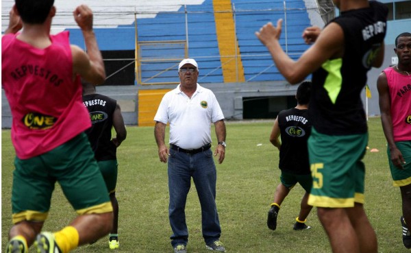 Exídolo de Olimpia y ahora asistente del Parrillas One
