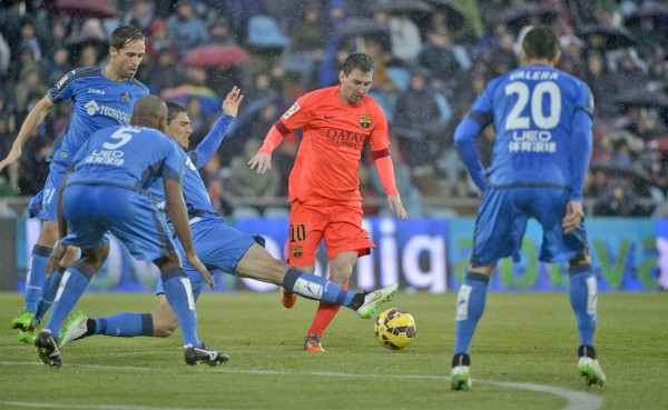 Barcelona iguala ante Getafe y se aleja del líder Real Madrid
