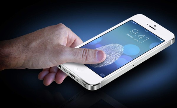 VIDEO: Desbloquean un iPhone con un trozo de plastilina