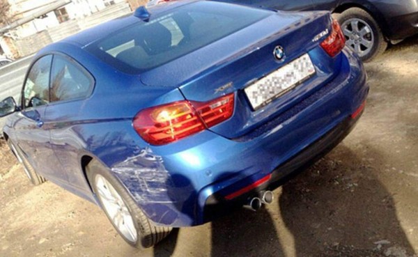 VIDEO: Mujer choca 17 autos mientras conducía y hablaba por celular