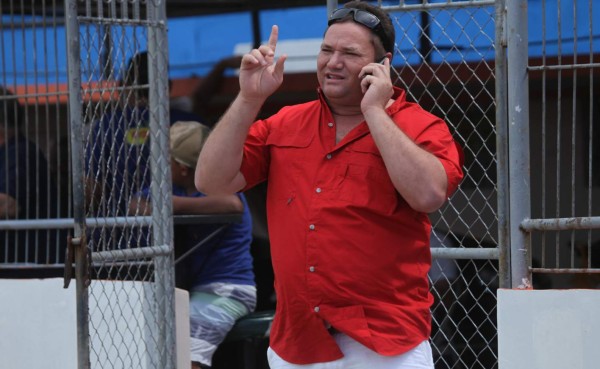 Ricardo Elencoff tilda de 'ancianos' a Carlo Costly y Jerry Bengtson