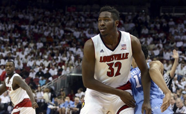 VIDEO: La extraña forma de ejecutar tiros libres de Chinanu Onuaku