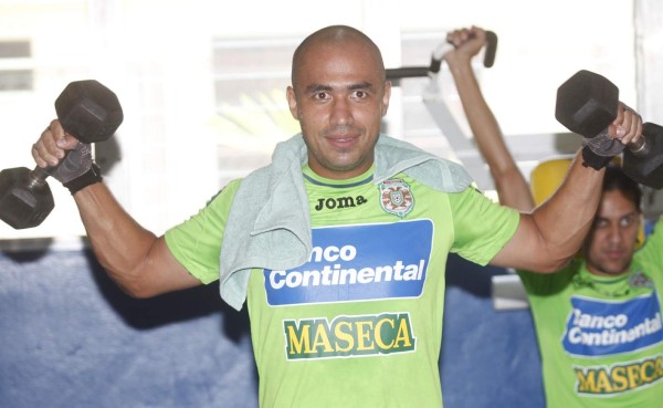 Astor Henríquez deja a Marathón y jugará en Japón