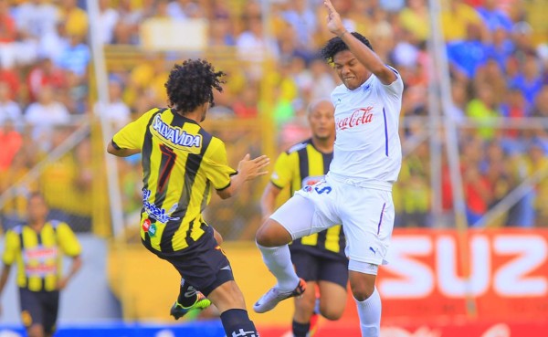 David Meza sufre rotura de ligamento cruzado y estará seis meses fuera