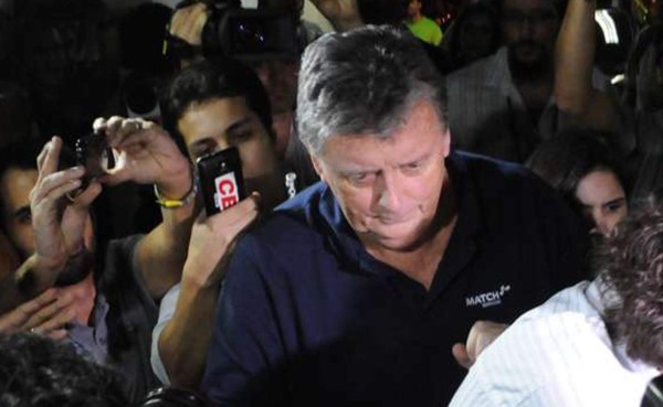 Liberan a contratista de FIFA acusado de reventa