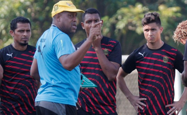 ¿Cuál es el futuro de Hernán Medford en Real España?