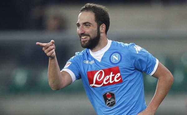 Presidente del Napoli admite que rechazó más de 60 millones del Atlético por Higuaín