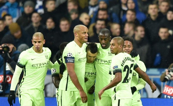 Manchester City a un paso de los cuartos de final de Champions League