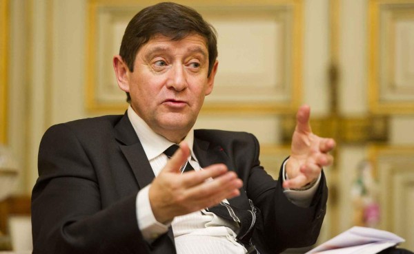 Francia no tiene intención de anular la Eurocopa-2016