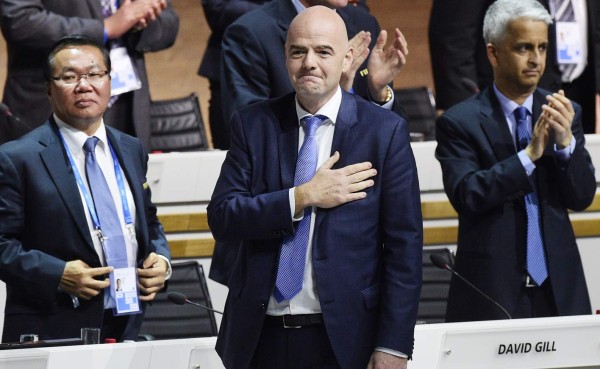 Infantino, la cara amable de la UEFA, da el salto al trono mundial