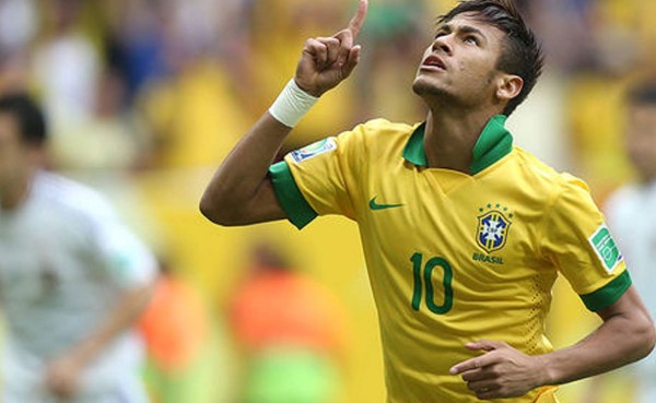 Neymar inauguró una fundación para niños pobres en la ciudad donde se crió