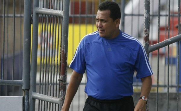 Nahún Espinoza confirma negociaciones con Xelajú de Guatemala