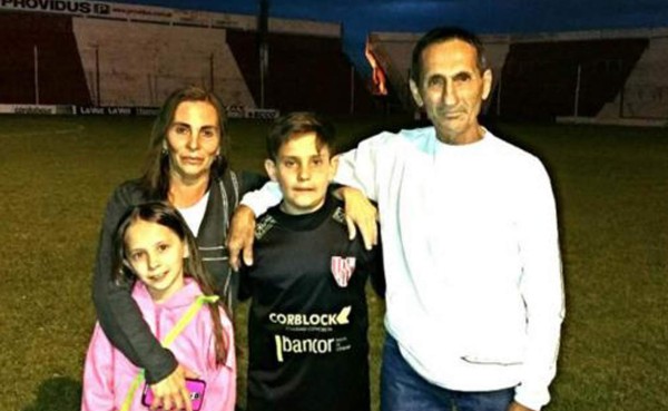 Niño argentino dona dinero de su regalo de cumpleaños a plantel de club de fútbol