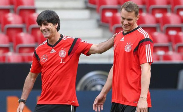 Joaquin Low se 'decepcionaría' si Neuer no gana el Balón de Oro