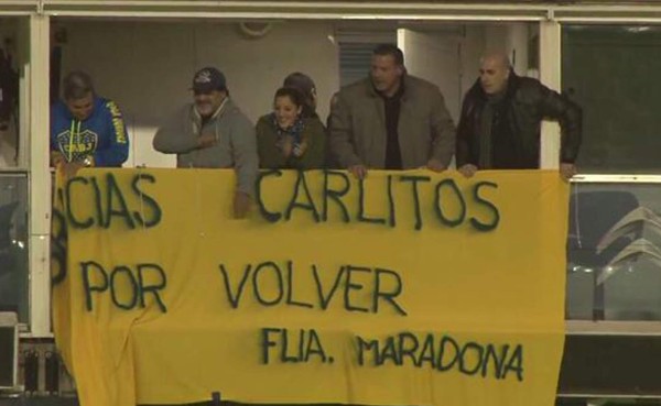 VIDEO: El emotivo momento entre Maradona y Tévez en La Bombonera