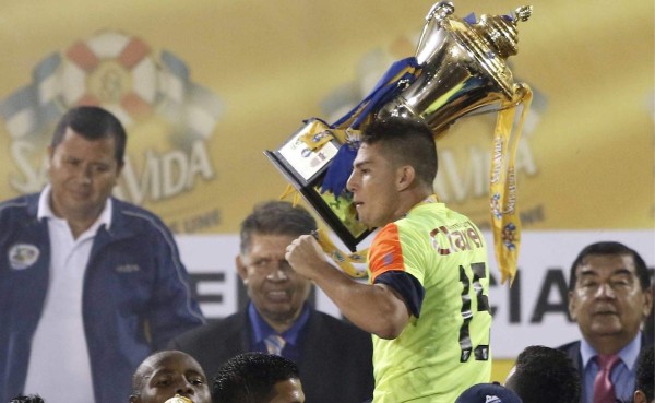 Franklin 'Owen' Morales, papá y campeón el mismo día