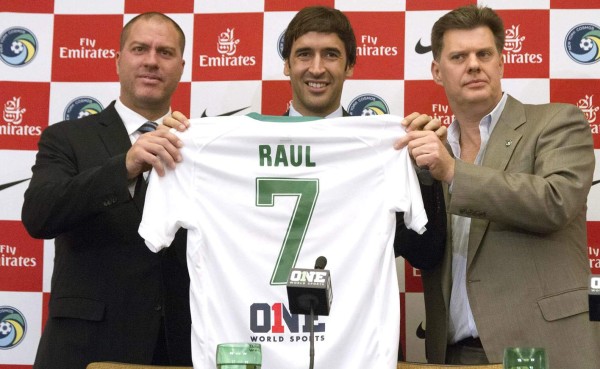 Raúl fue presentado con el New York Cosmos